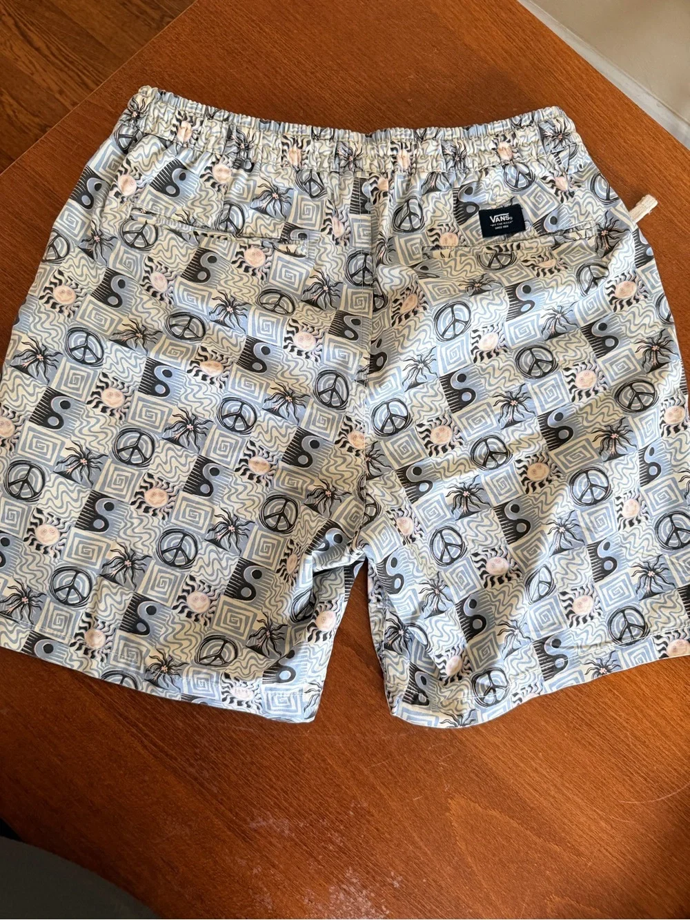 Vans Range Elastic Peace Yin Yang Print Shorts Men’s M VN0A5FKDCZK